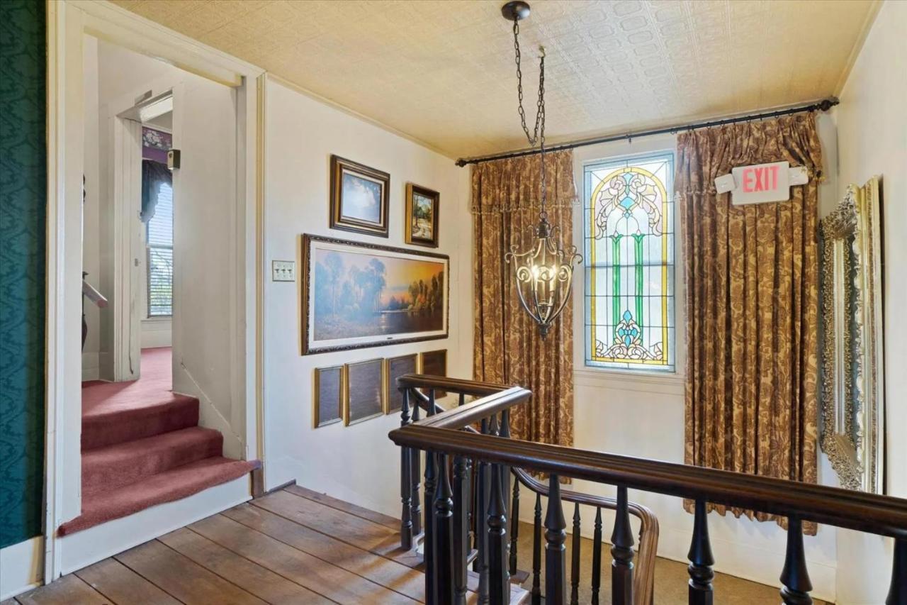 Bonham Four Winds Victorian Venue & Suites מראה חיצוני תמונה