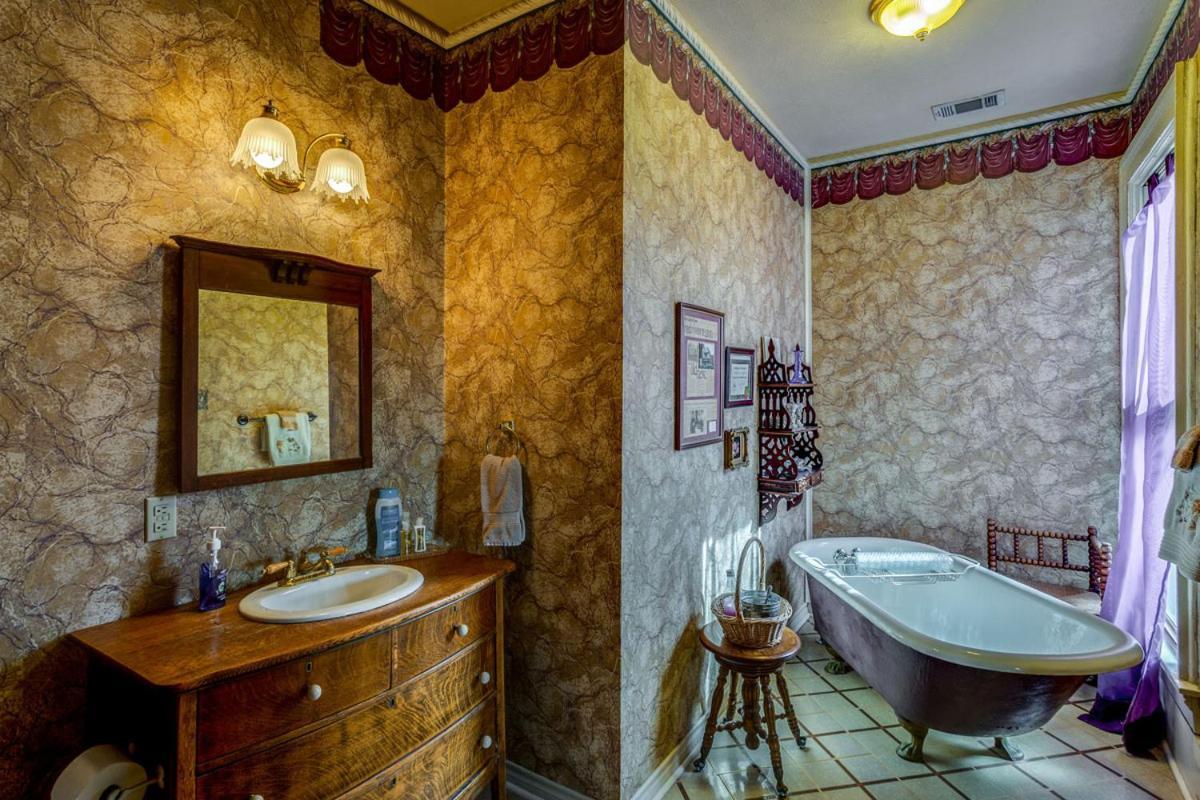 Bonham Four Winds Victorian Venue & Suites חדר תמונה